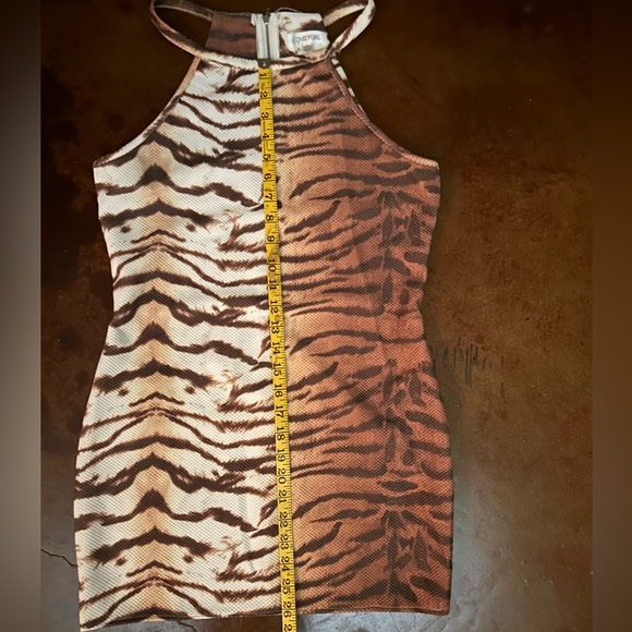 Tiger Print Fitted Dress - Picture 3 of 6